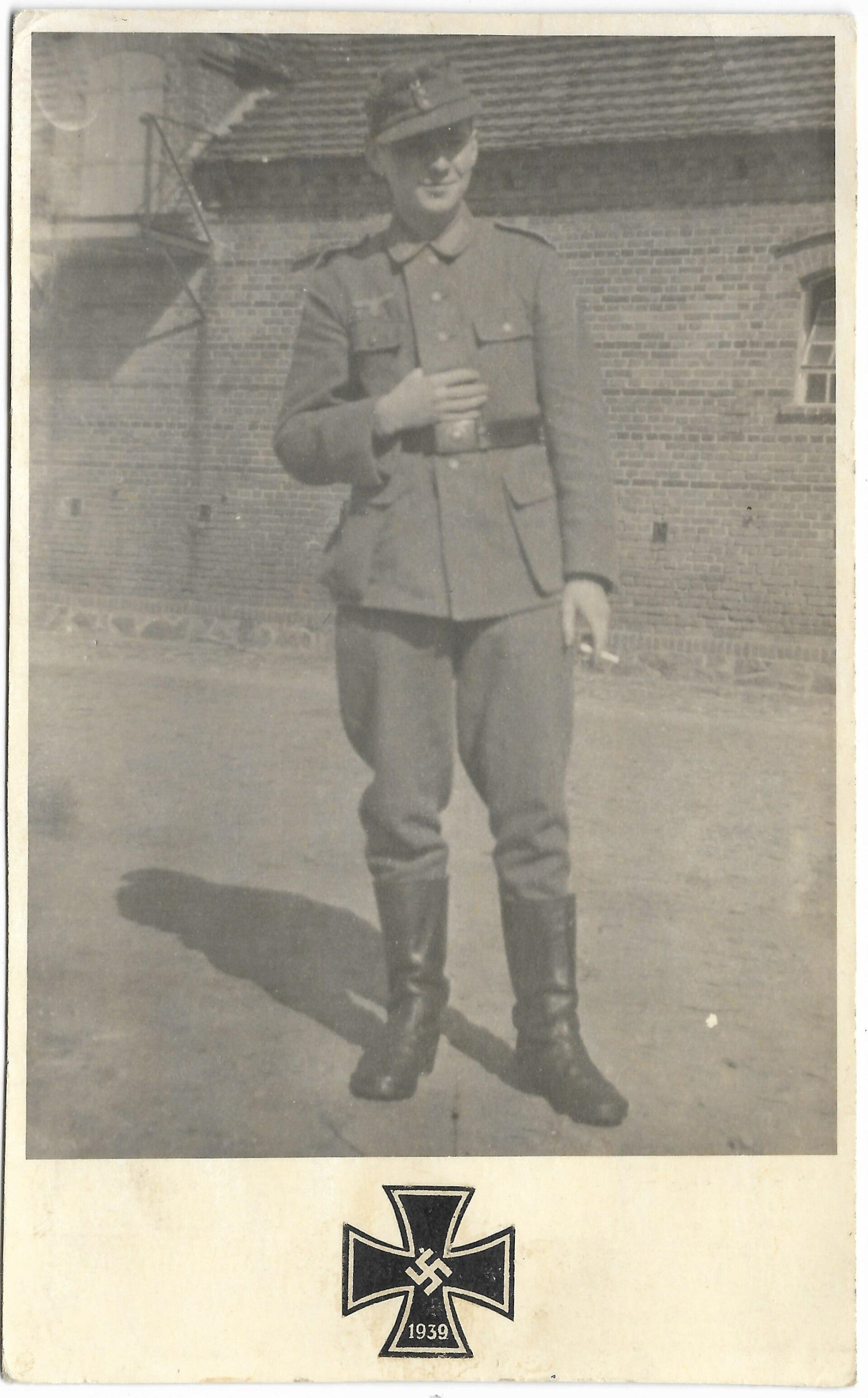 German portrait card with the iron cross on the underside