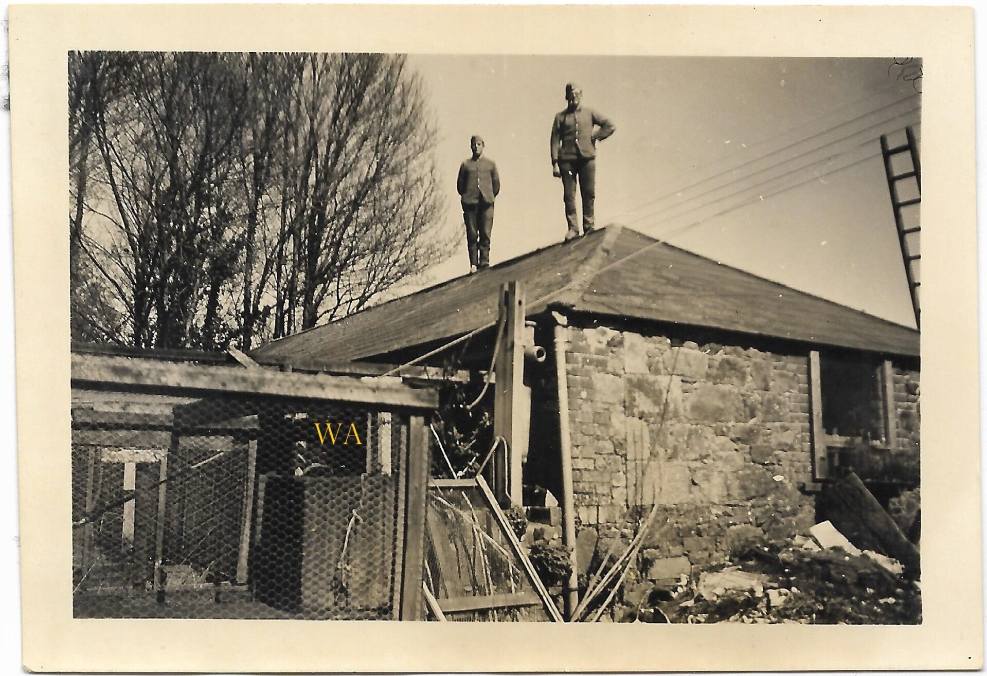 On the British island of Jersey, wire fence in front of a house.  (Stützpunkt 1. Btl.)