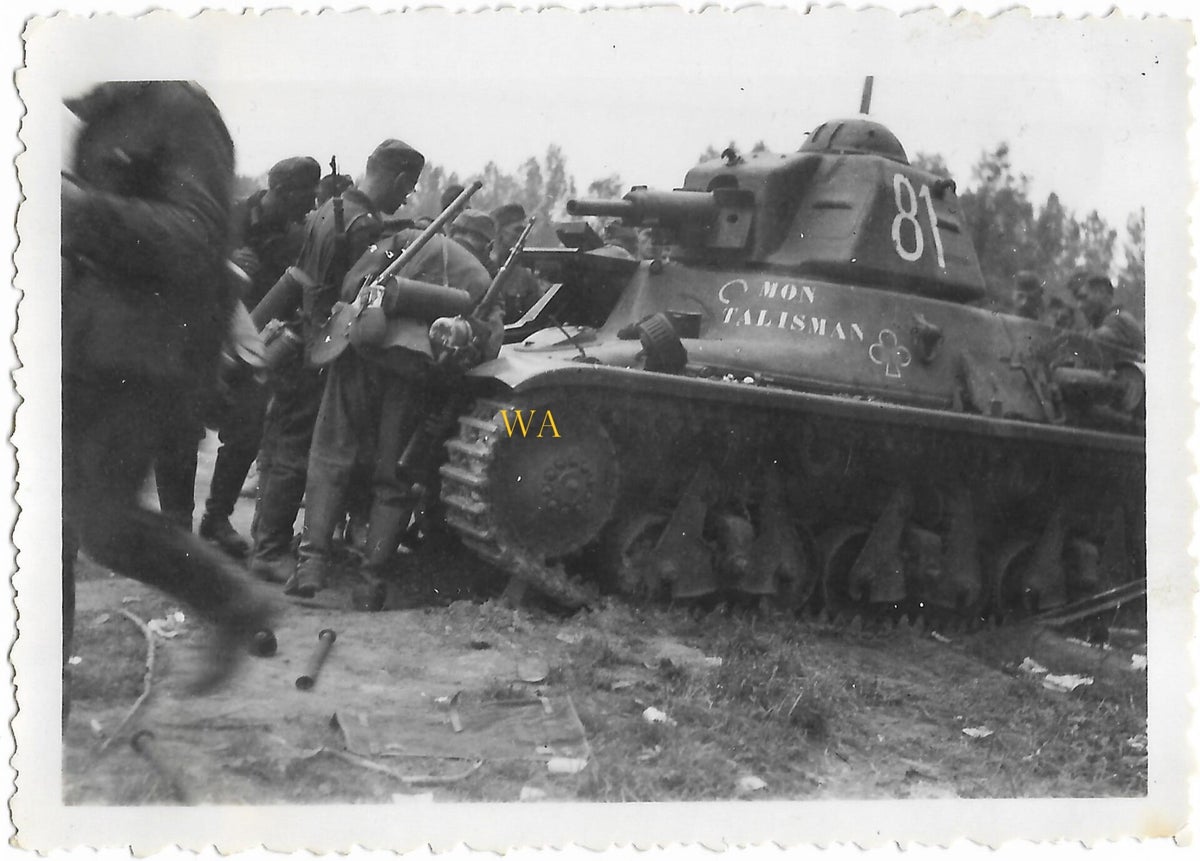 A3 【Tanko様】 No.856/No.913/No.911/No.826 Captured French Hotchkiss H39 Tank with recognition number '81