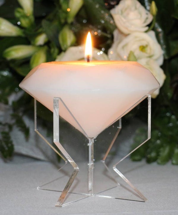 Bougie diamant parfumé Thé vert sur son pied plexi