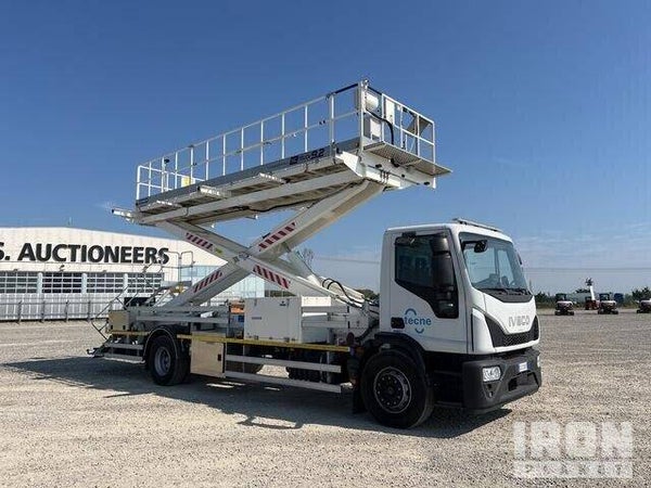 2025 Cela SC720T 9 m Scissor Lift on 2025 Iveco Eurocargo 180E25 4x2 Truck