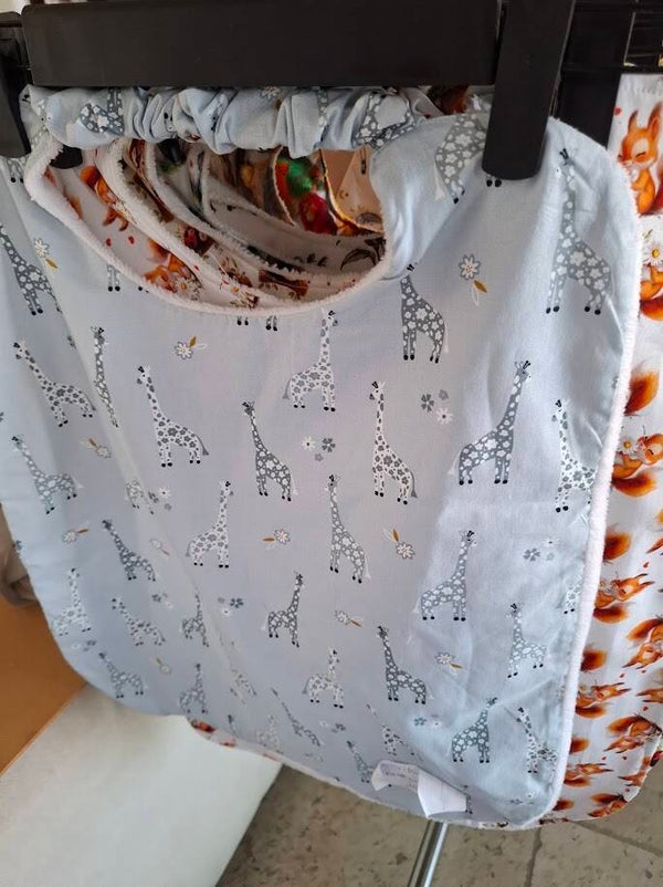 BAVOIR DE CANTINES GIRAFES BLEUES
