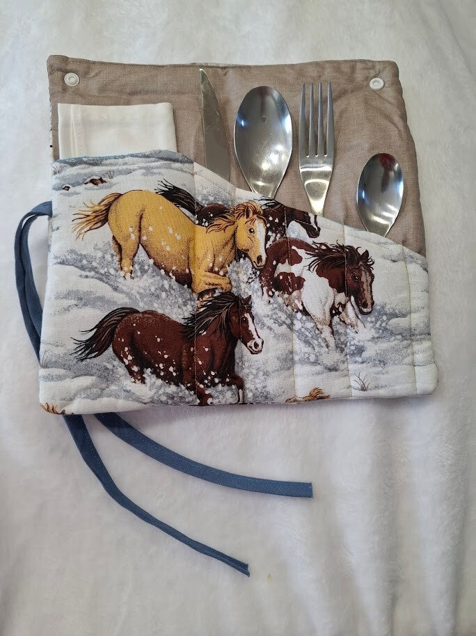 PORTE COUVERTS CHEVAUX