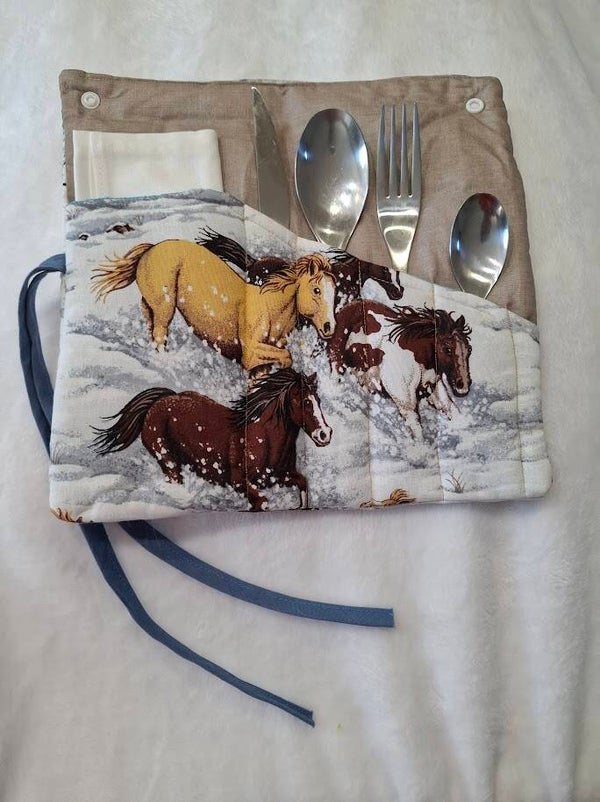 PORTE COUVERTS CHEVAUX