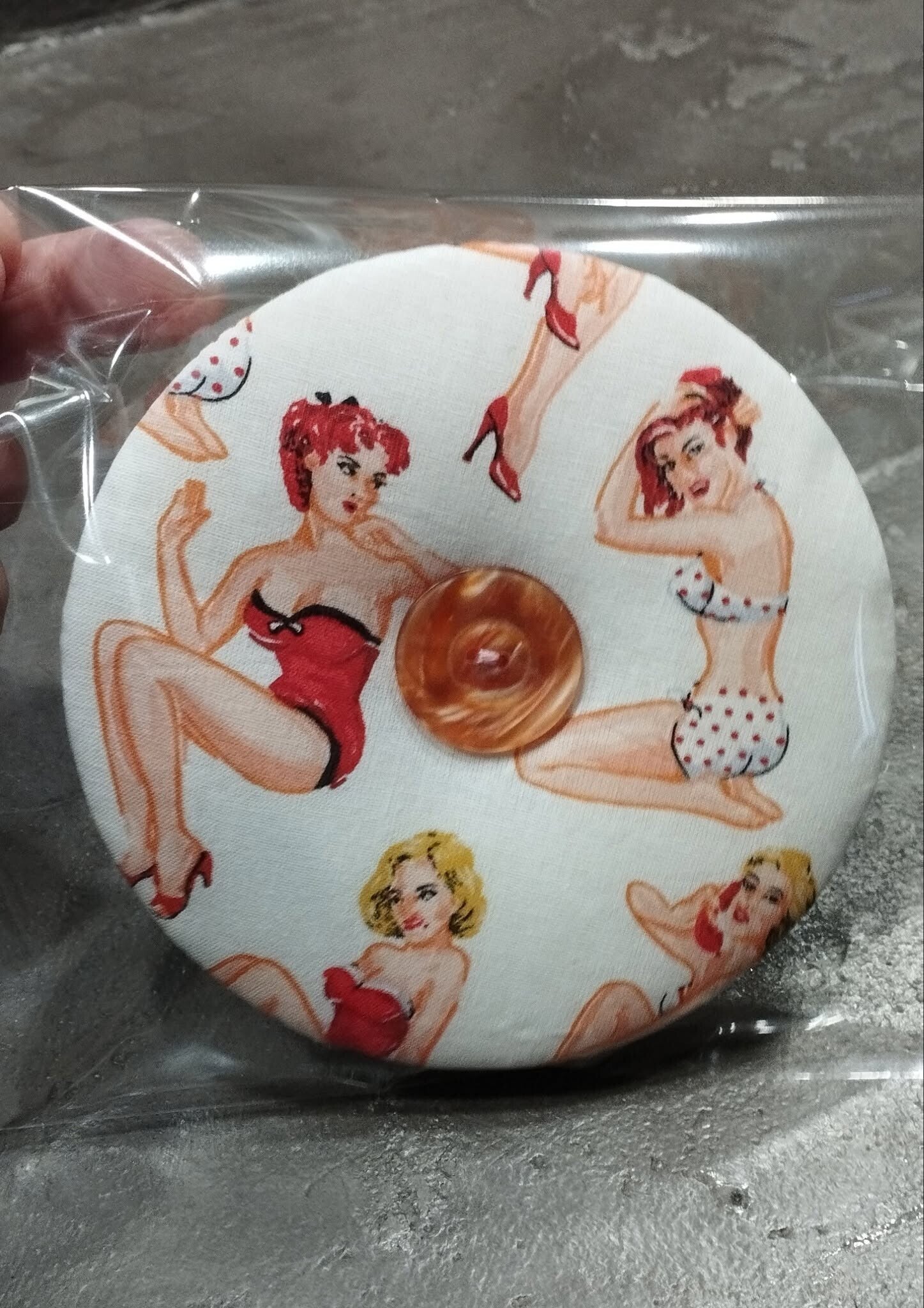 PORTE CARTES A JOUER "PIN UPS"