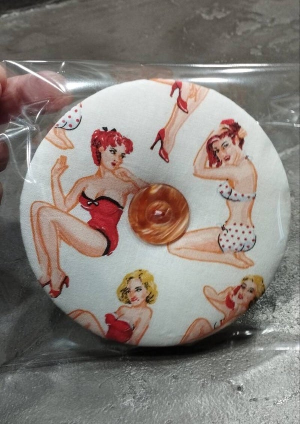 PORTE CARTES A JOUER "PIN UPS"