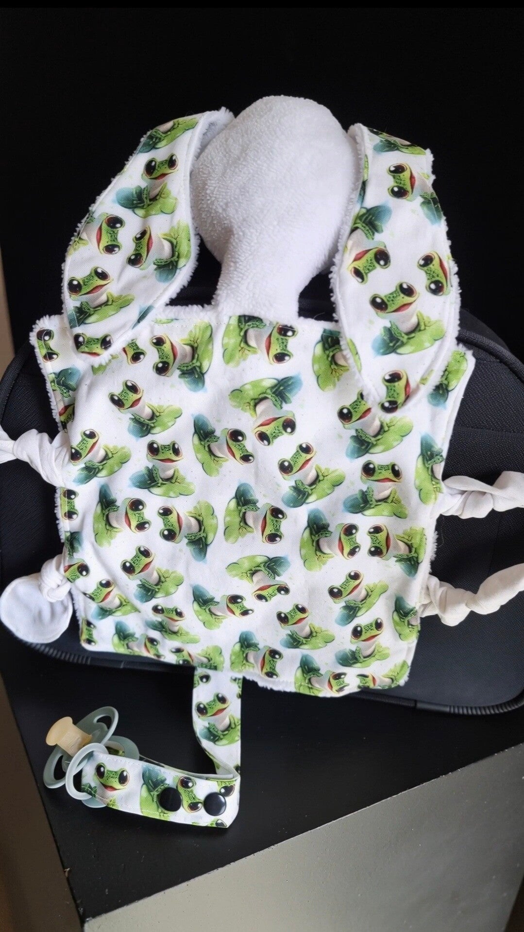 DOUDOU  GRENOUILLE AUX GROS YEUX