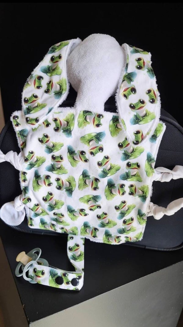 DOUDOU  GRENOUILLE AUX GROS YEUX