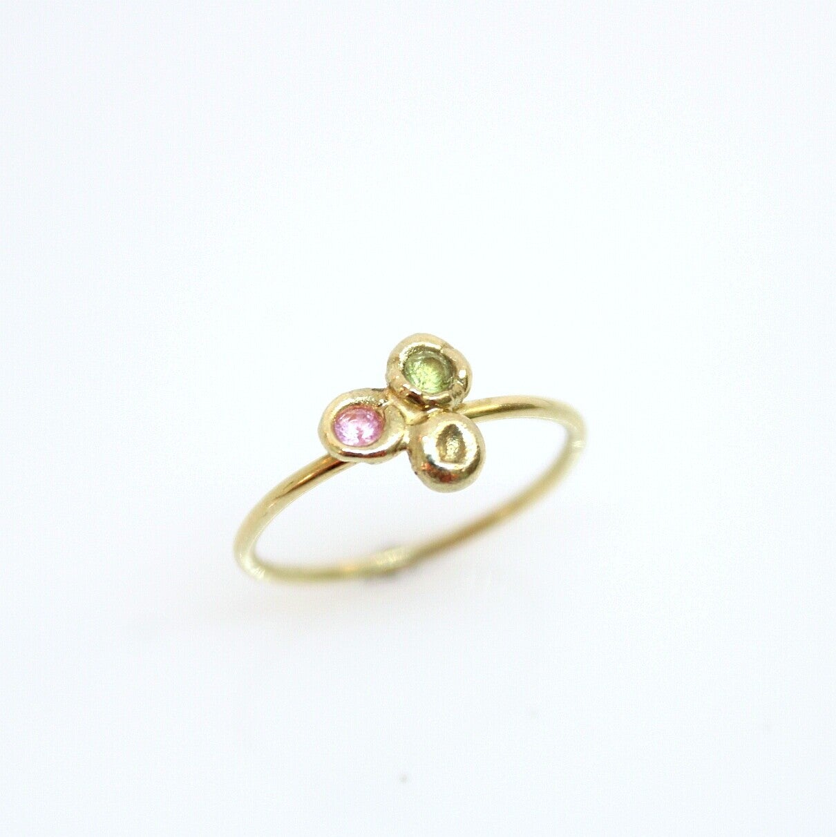 14k Geelgouden Ring met Groene en Roze Saffier
