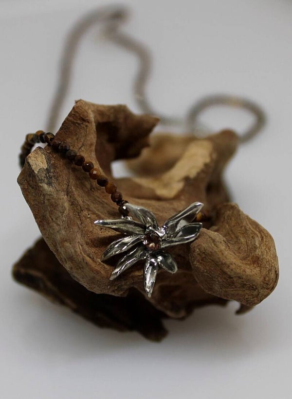 Zilver Collier met Bloemvorm Hanger & Andalusiet