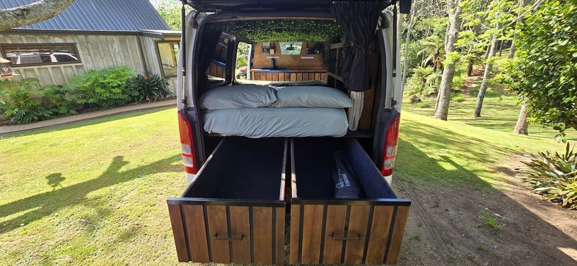 Heavy duty pullout drawers