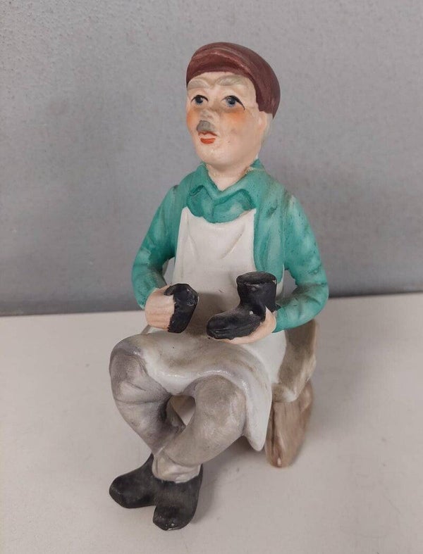 Beeldje schoenenpoetsr    nr.Z11