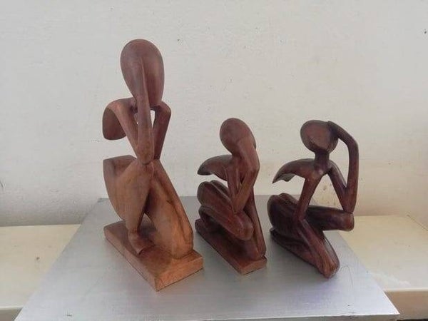 Beeldjes de denkers.  nr.K9