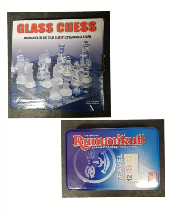 Schaakspel en Rumikub.   nr.N4