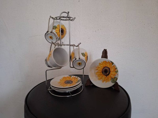 Kopjes en schoteltjes.  nr.AD6