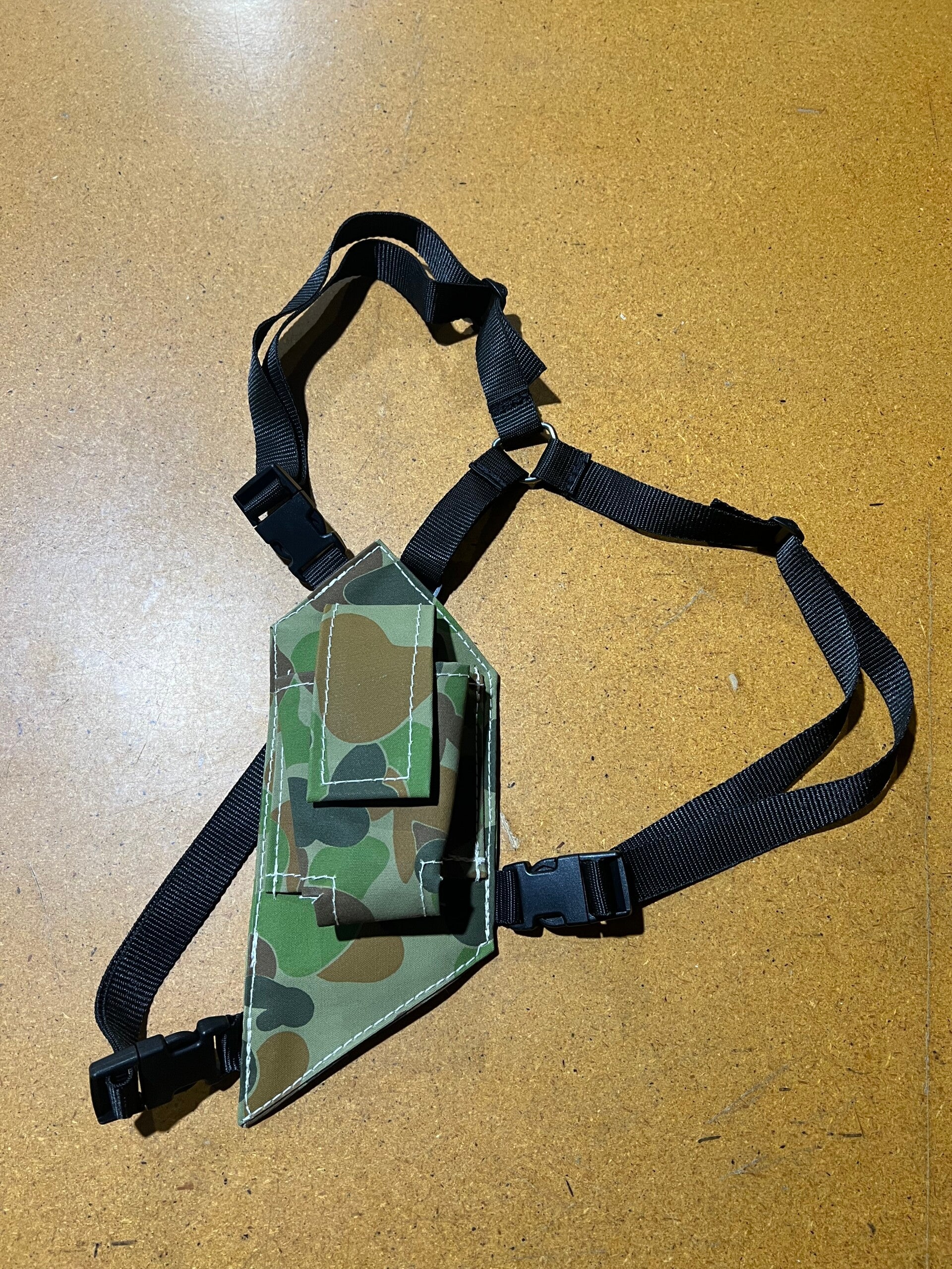 Camo Radio Pouch Single R/H