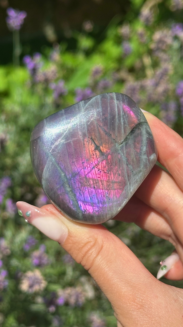 Labradorite sculpture A grade
