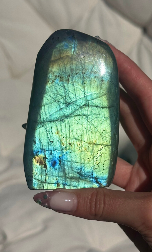 Labradorite sculpture A grade
