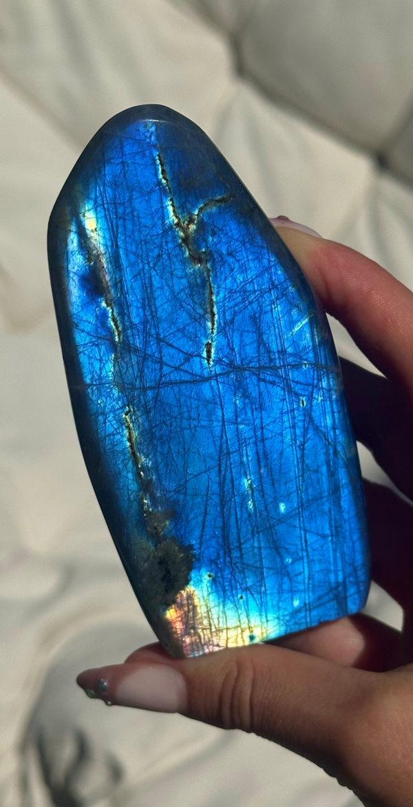 Labradorite sculpture A grade