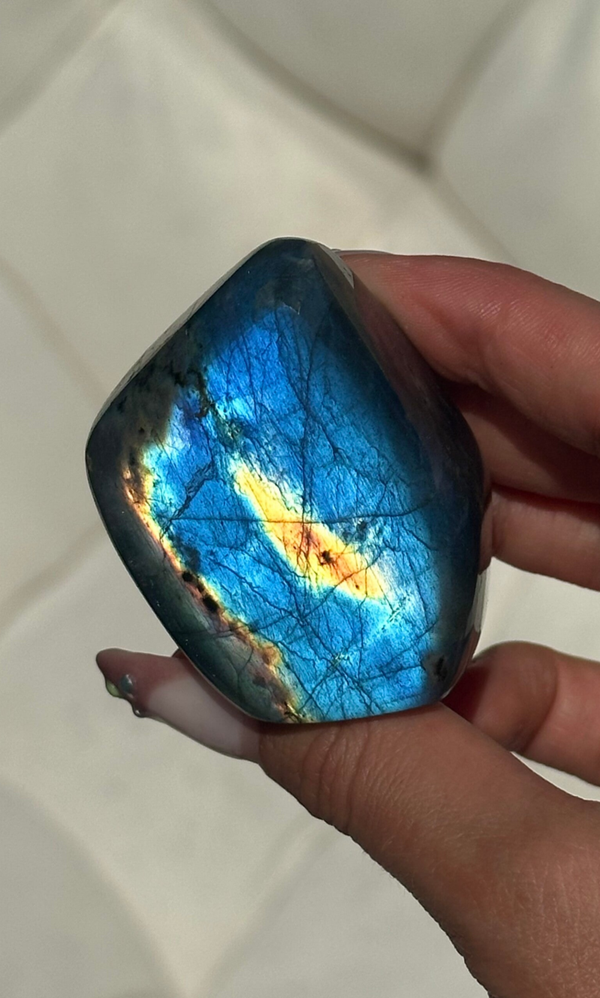 Labradorite sculpture A grade
