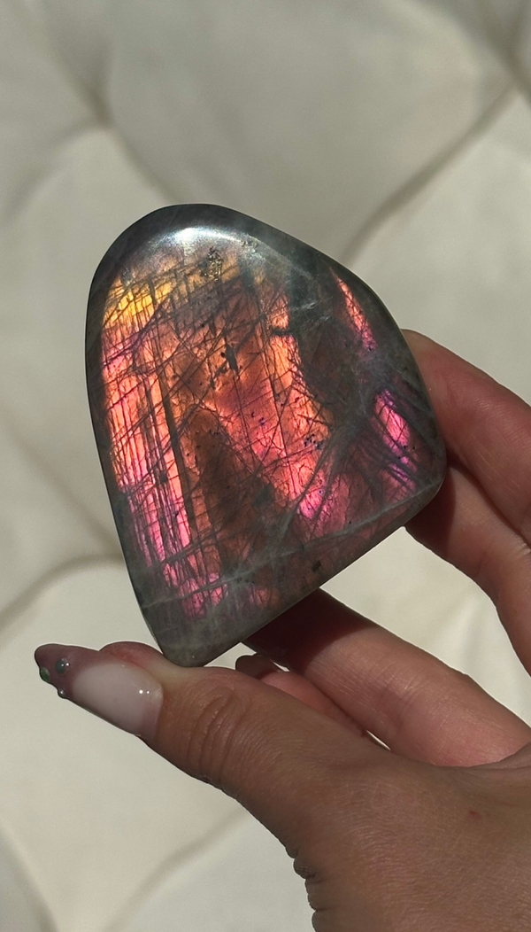 Labradorite sculpture A grade
