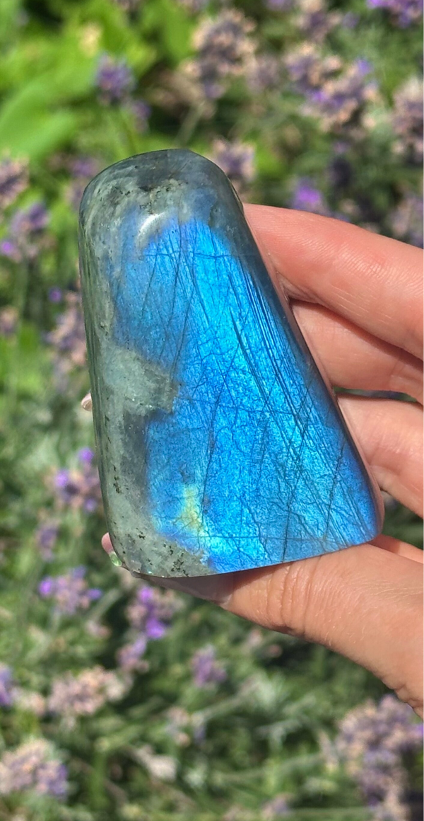 Labradorite sculpture A grade