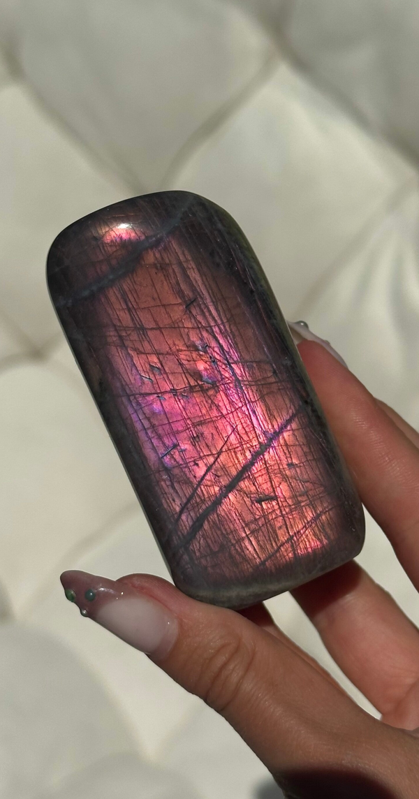 Labradorite sculpture A grade