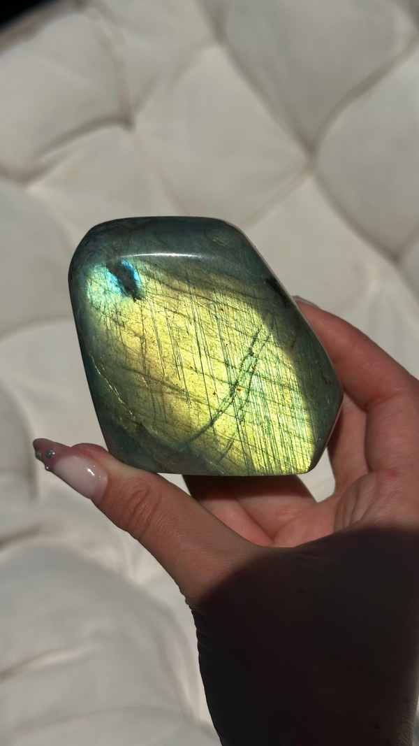 Labradorite sculpture A grade