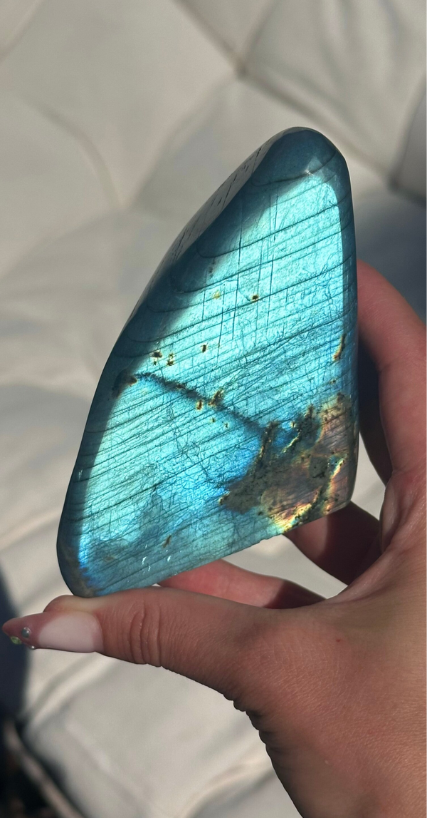 Labradorite sculpture A grade
