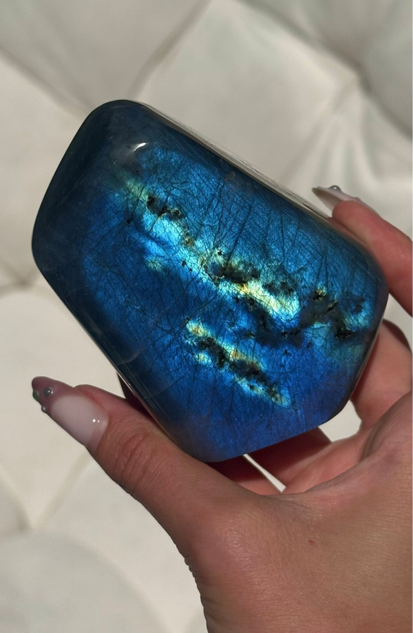 Labradorite sculpture A grade