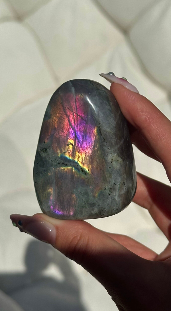 Labradorite sculpture A grade