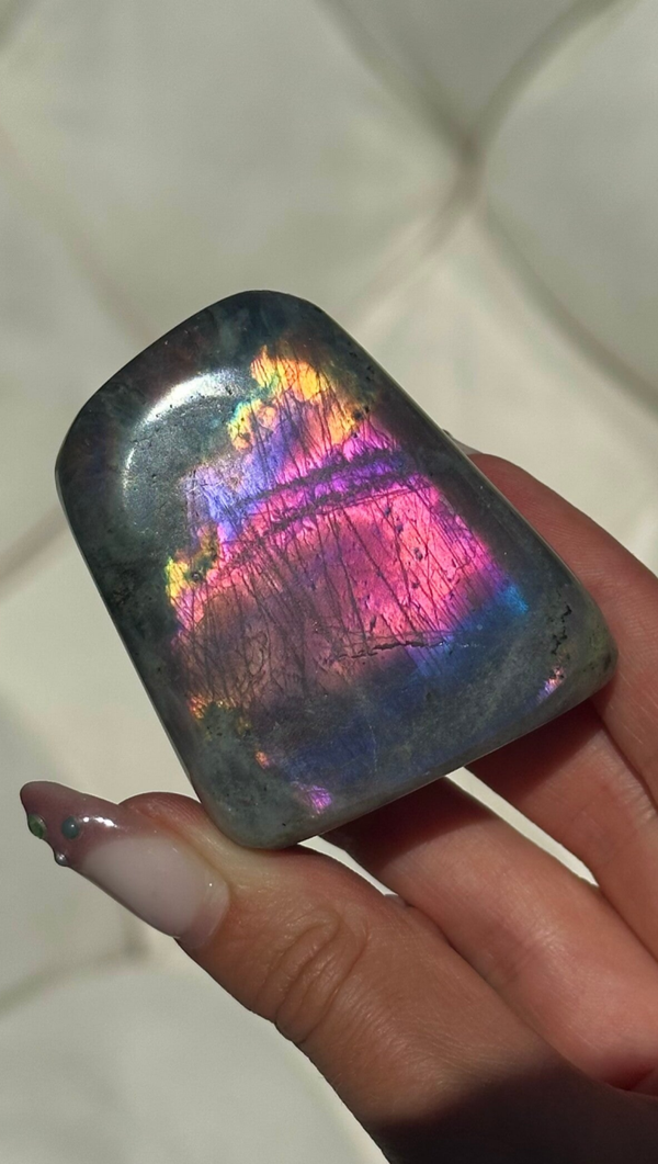Labradorite sculpture A grade