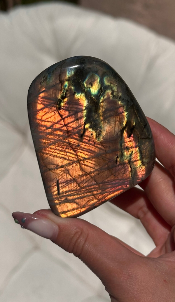 Labradorite sculpture A grade
