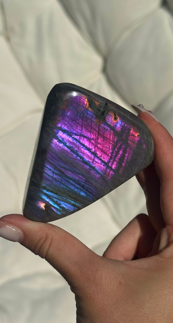 Labradorite sculpture A grade
