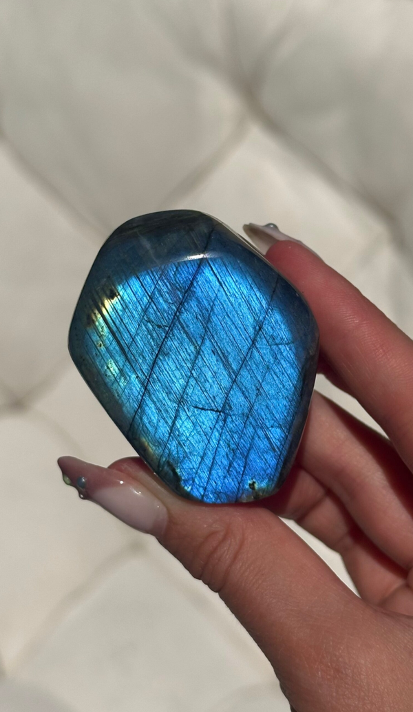 Labradorite sculpture A grade