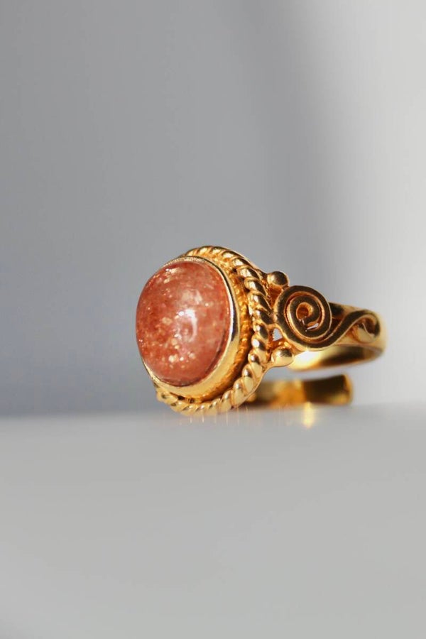 Sunstone Ring Gold
