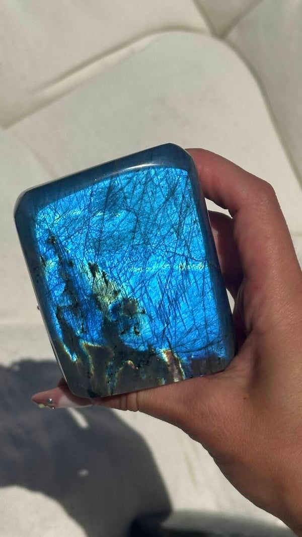 Labradorite sculpture A grade