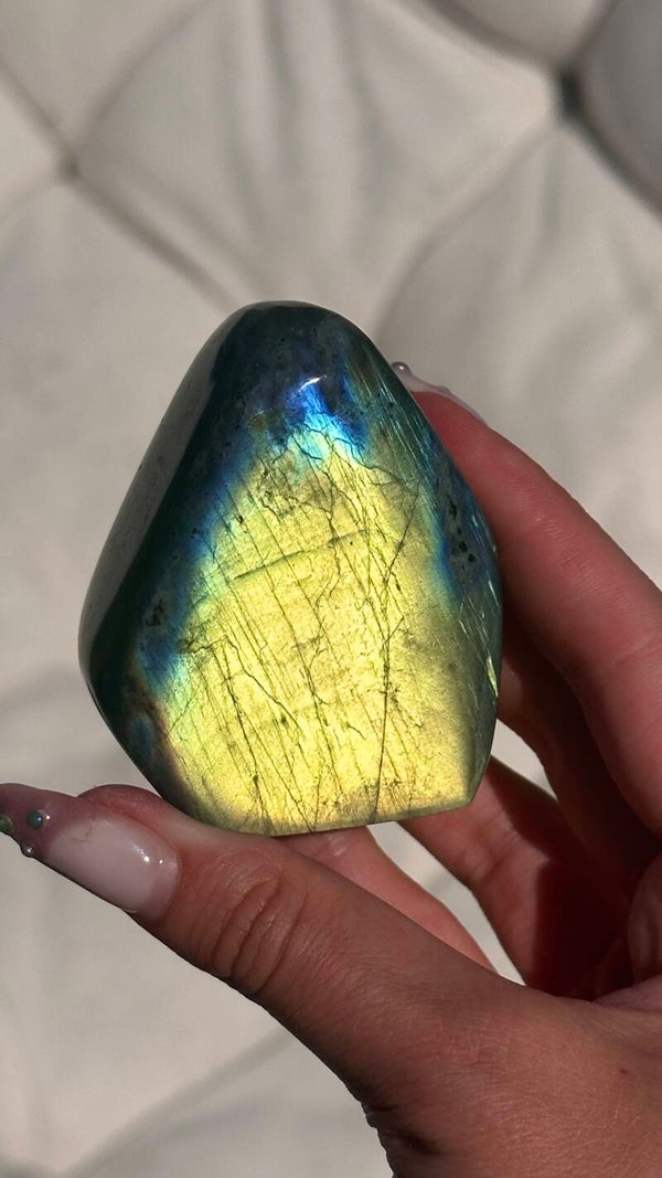 Labradorite sculpture A grade