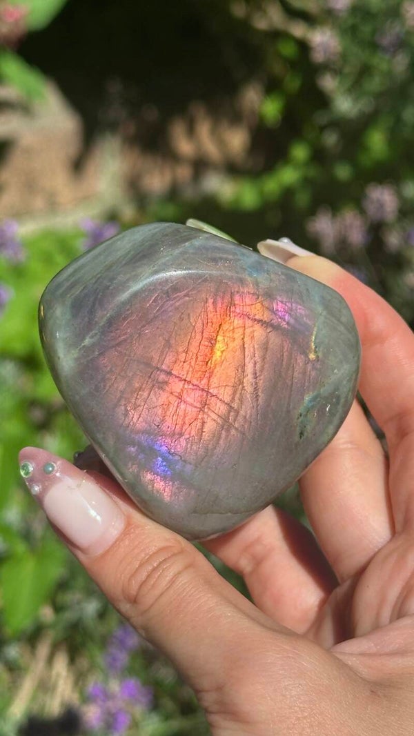 Labradorite sculpture A grade