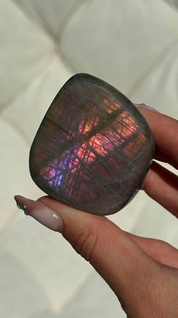 Labradorite sculpture A grade