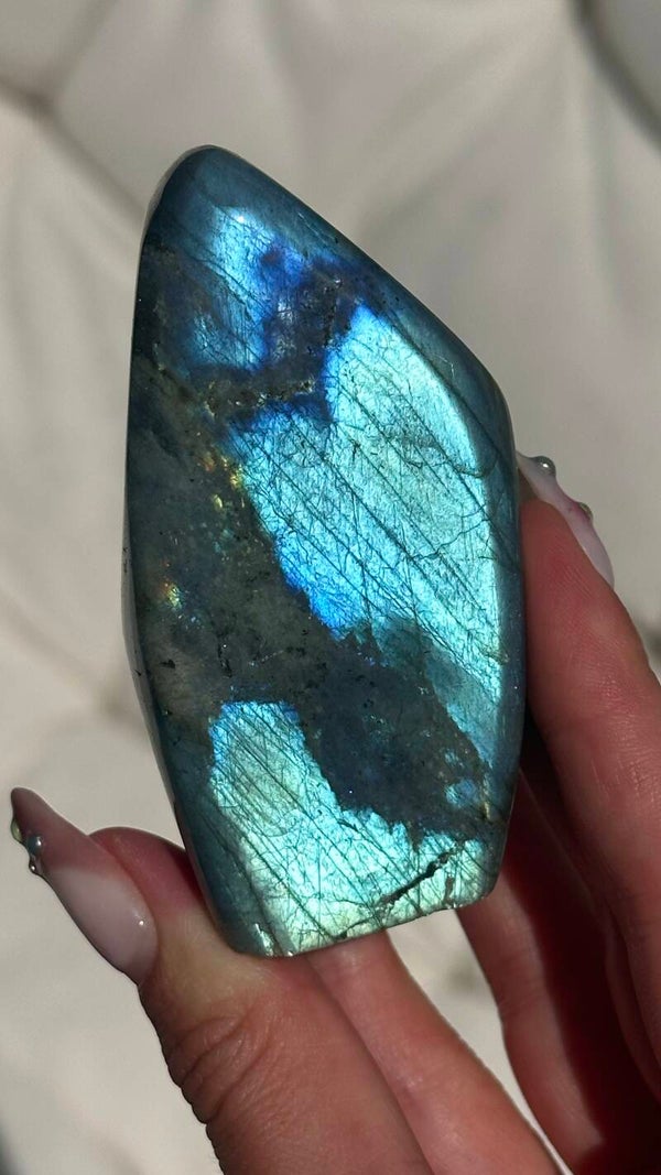 Labradorite sculpture A grade