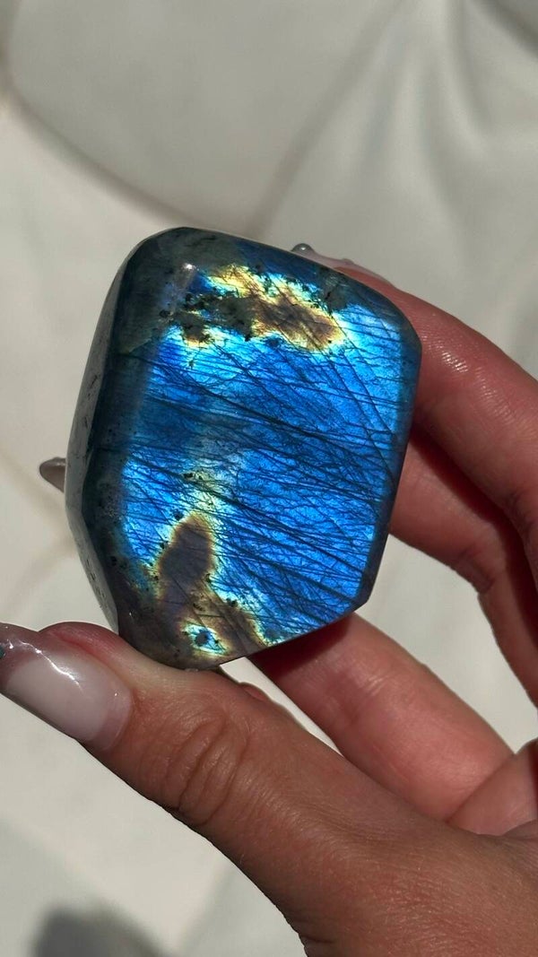 Labradorite sculpture A grade