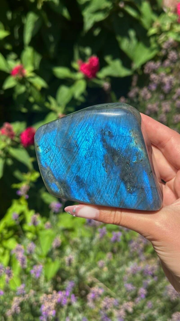 Labradorite sculpture A grade