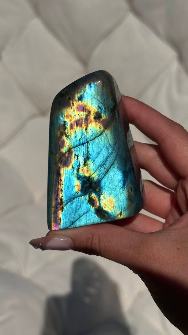 Labradorite sculpture A grade