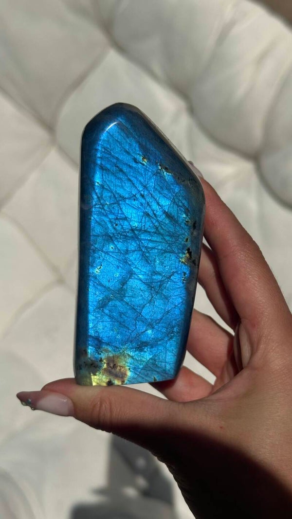 Labradorite sculpture A grade
