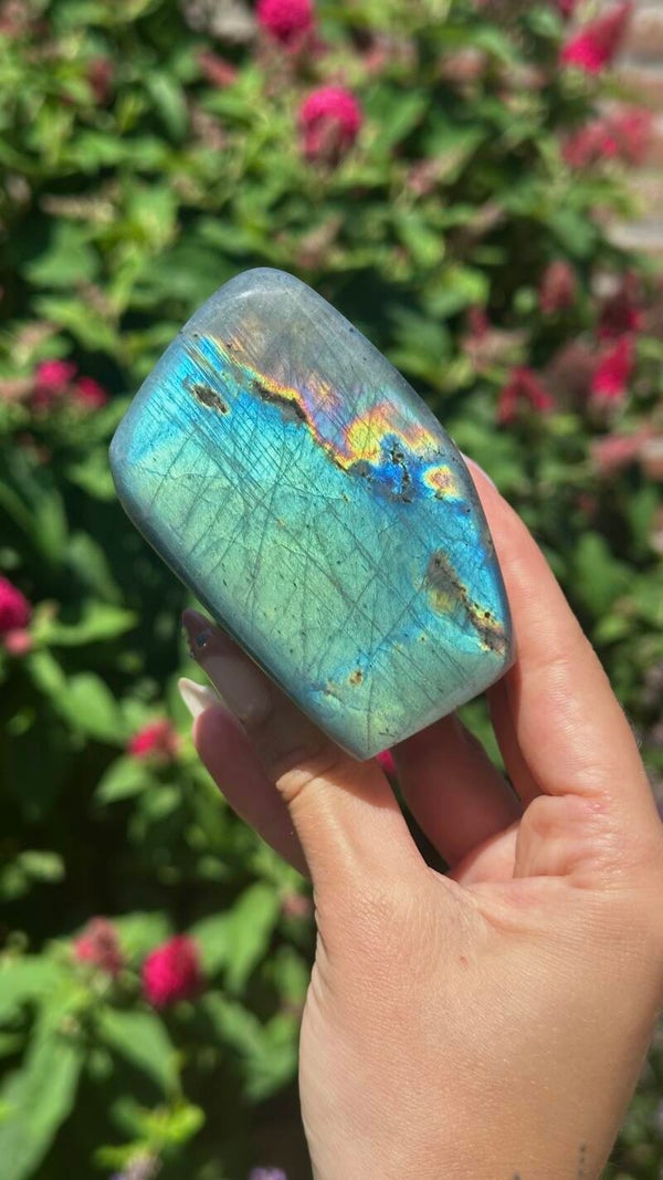 Labradorite sculpture A grade