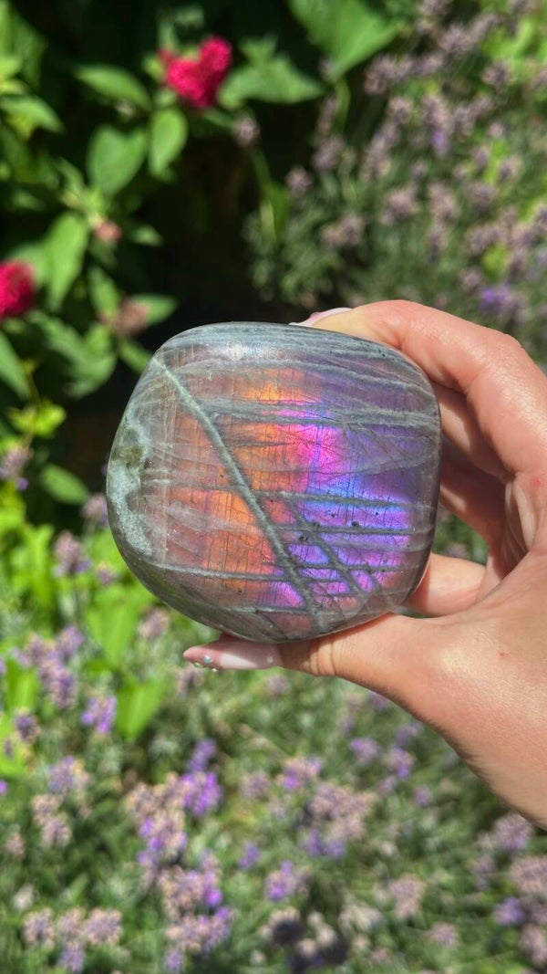 Labradorite sculpture A grade