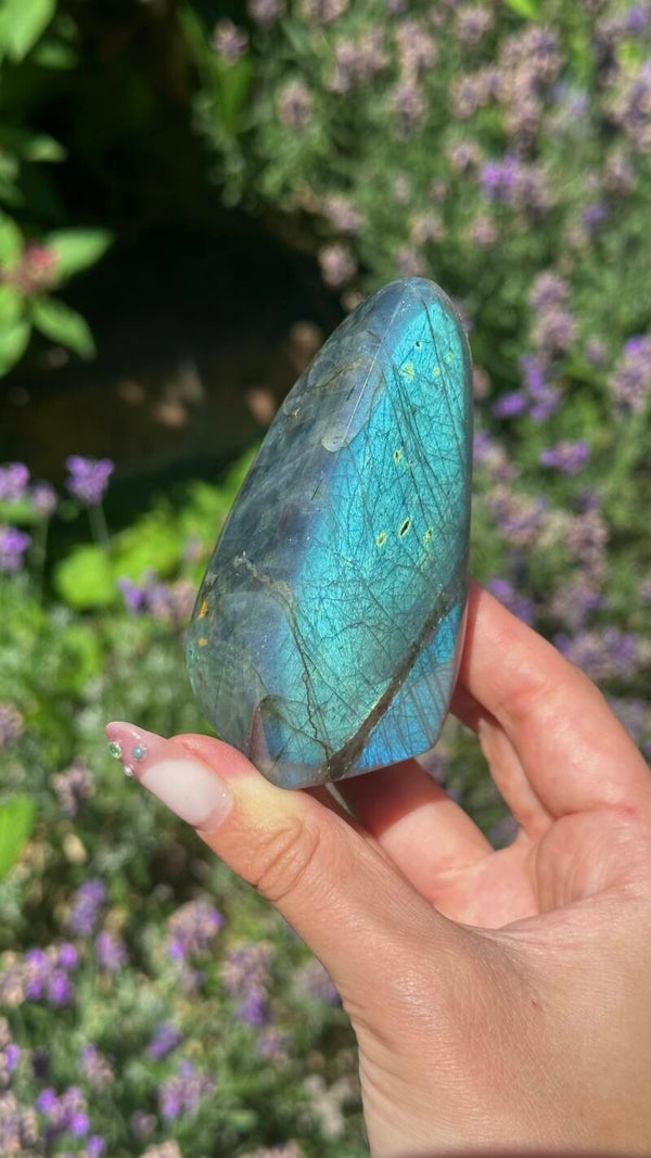 Labradorite sculpture A grade