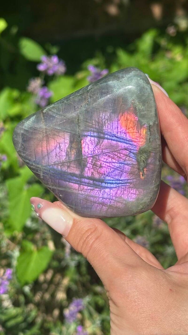 Labradorite sculpture A grade
