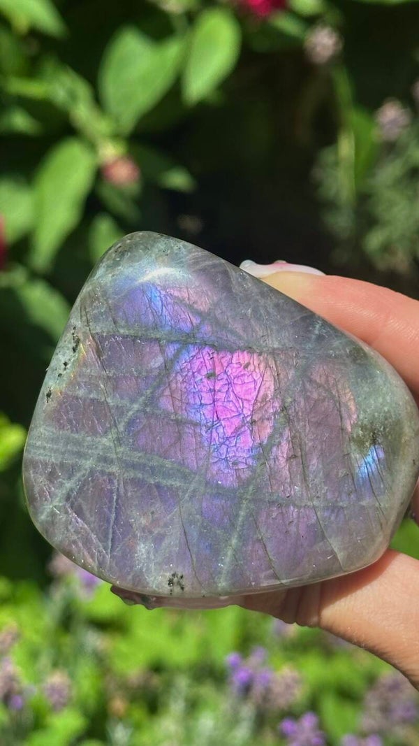 Labradorite sculpture A grade